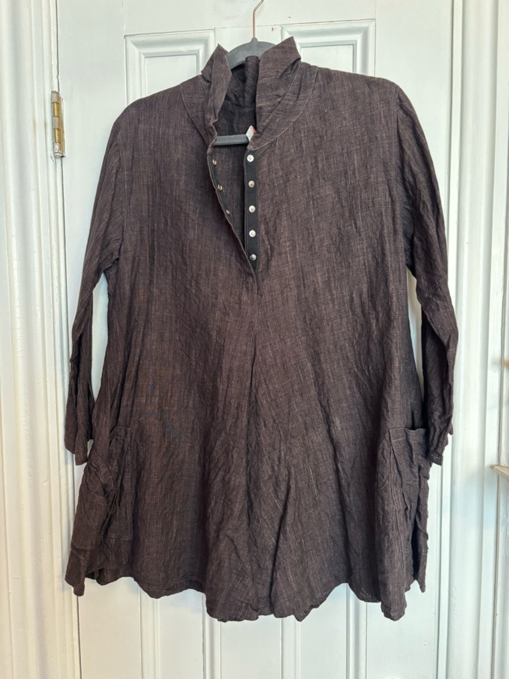 South Street Linen Snap-Front Linen top